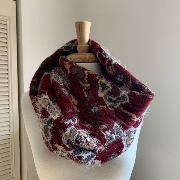 Collection Eighteen Infinity Granny core/Cottage core Scarf - Picture 1 of 9